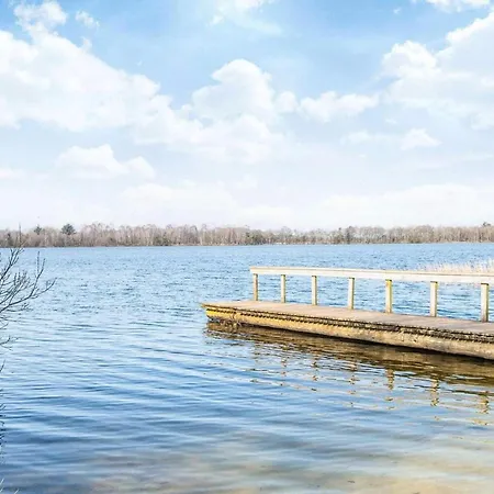 6 Person In Ansager-by Traum Ansager